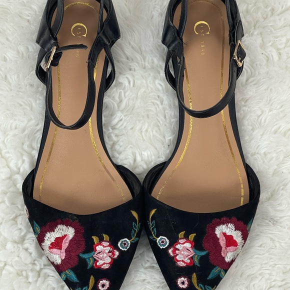 C. EST 1948 Black Embroidered Floral Buckle Sandel Flats Size 9 - Picture 2 of 7